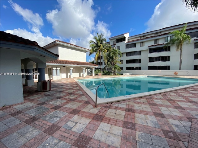 8335 SW 152nd Ave Unit B-106, Miami, FL 33193 - community pool with a patio