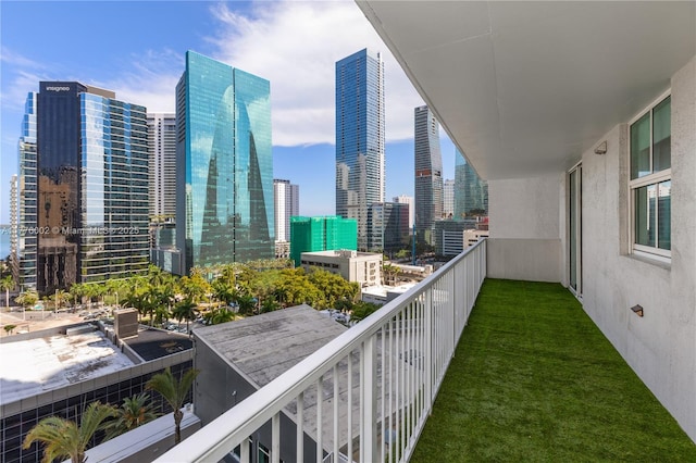 1250 S Miami Ave Unit 1206, Miami, FL 33130 - balcony featuring a view of skyline