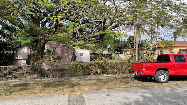 view of yard featuring a fenced front yard