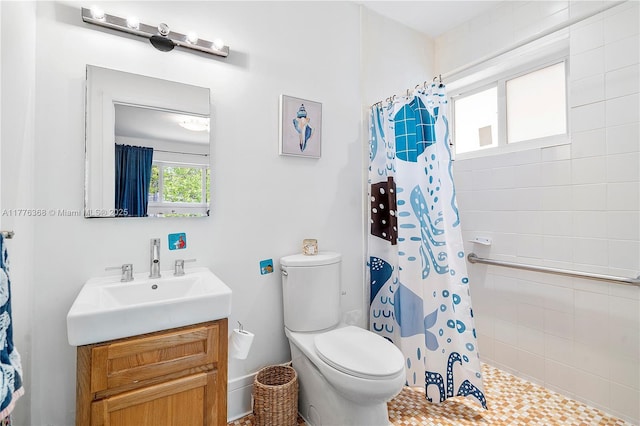 10619 NE 10th Pl, Miami Shores, FL 33138 - bathroom featuring vanity and tiled shower