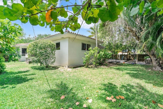 10619 NE 10th Pl, Miami Shores, FL 33138 - view of yard