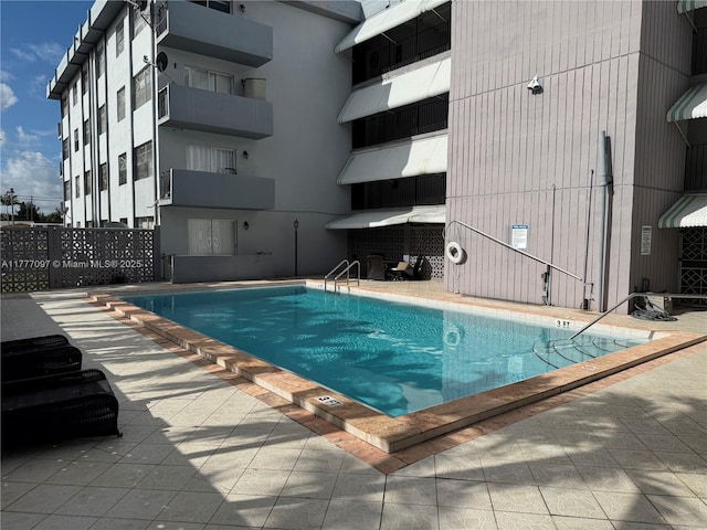 495 NW 72nd Ave Unit 305, Miami, FL 33126 - view of pool