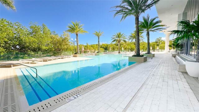 16385 Biscayne Blvd Unit 707, North Miami Beach, FL 33160 - view of community pool