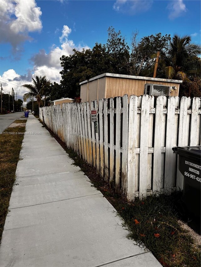 1023 N 25th Ave, Hollywood, FL 33020 - photo 16