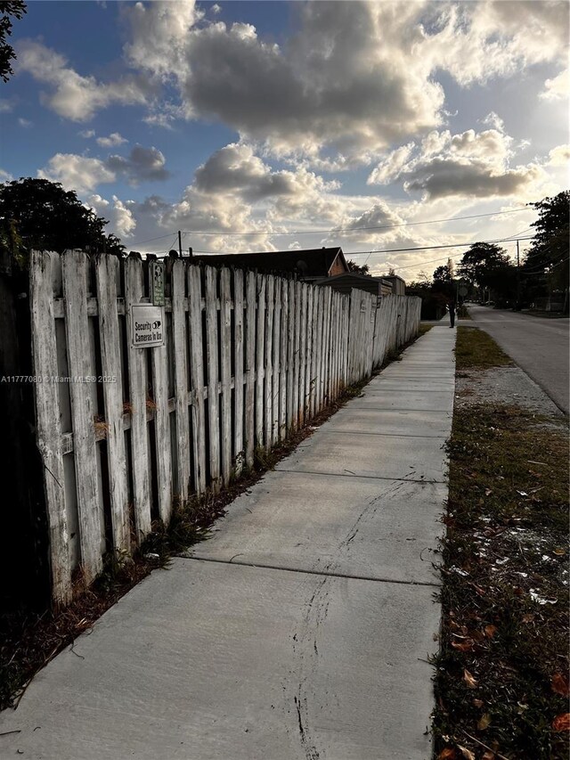 1023 N 25th Ave, Hollywood, FL 33020 - photo 17