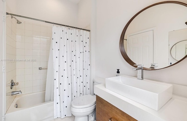 1604 Victoria Pointe Ln, Weston, FL 33327 - bathroom featuring shower / tub combo and vanity