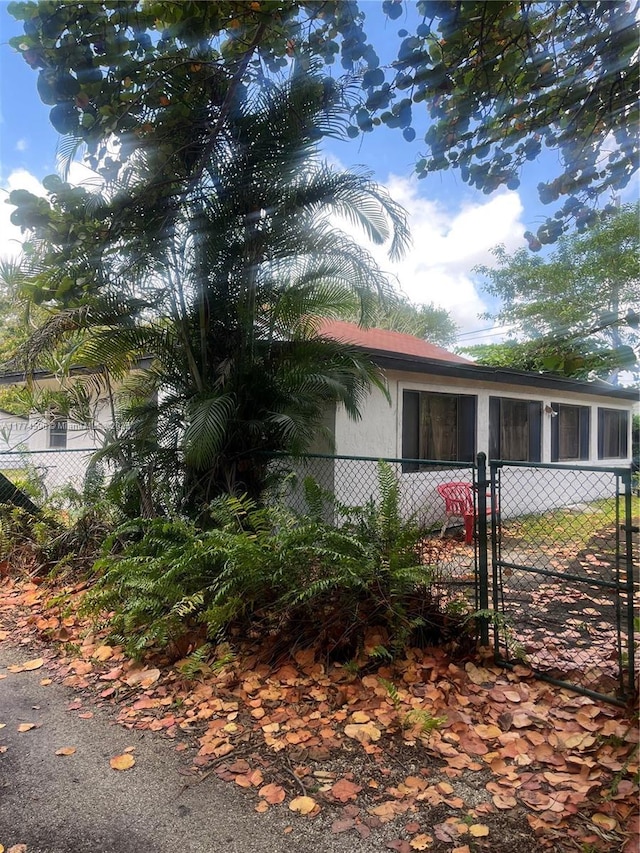 15260 NE 2nd Ave, Miami, FL 33162 - view of property exterior with fence