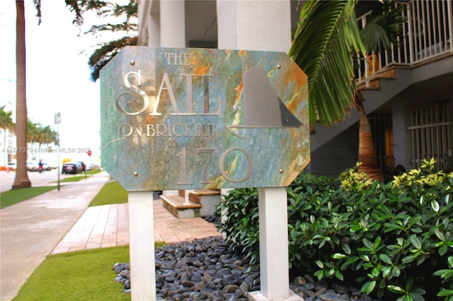 170 SE 14th St Unit 2705, Miami, FL 33131 - exterior view of stucco siding