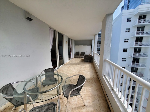 170 SE 14th St Unit 2705, Miami, FL 33131 - view of balcony