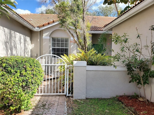 exterior space featuring fence