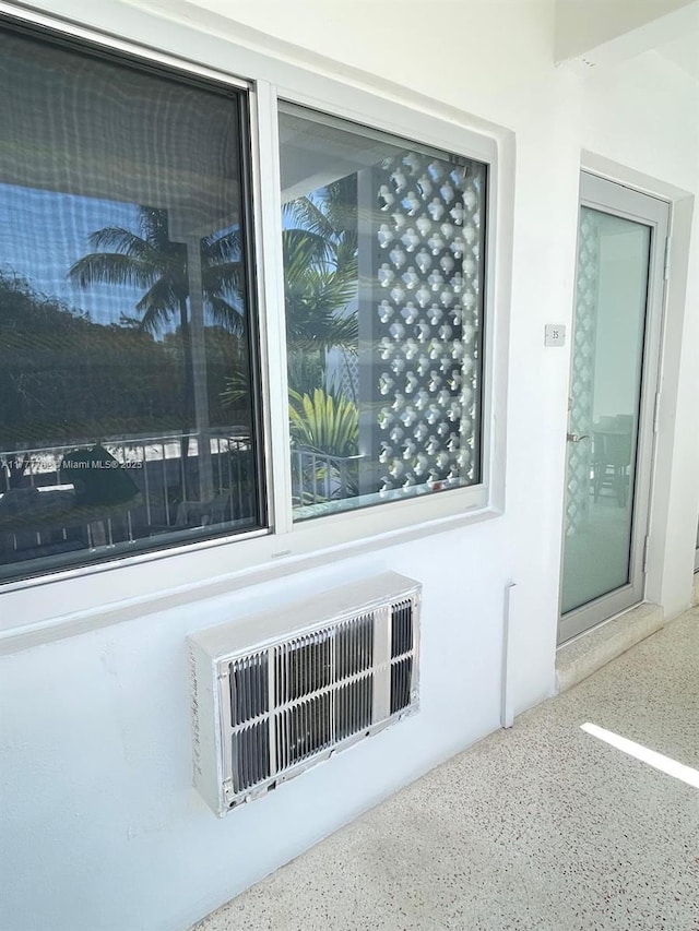 641 Espanola Way Unit 35, Miami Beach, FL 33139 - exterior view of stucco siding