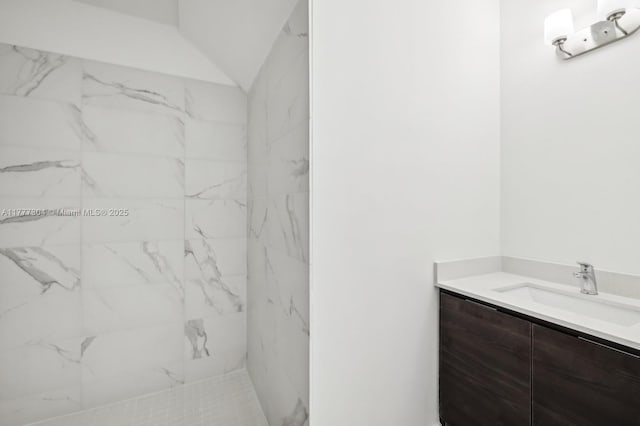 18918 SW 345th Ter, Homestead, FL 33034 - bathroom with vanity and a tile shower