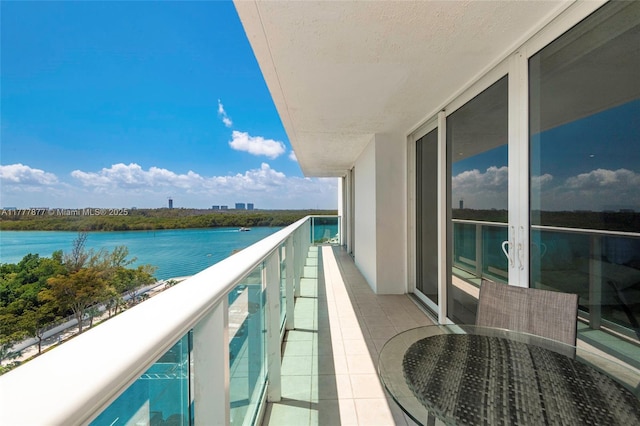 100 Bayview Dr Unit 1026, Sunny Isles Beach, FL 33160 - photo 5