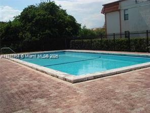 870 NE 207th Ter Unit 201-9, Miami, FL 33179 - view of community pool