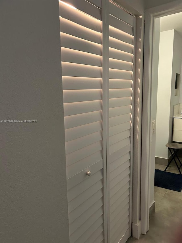 1138 NW 124th Ave Unit 2301, Miami, FL 33182 - interior details featuring a textured wall