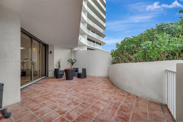 4000 Island Blvd Unit 402, Aventura, FL 33160 - view of patio