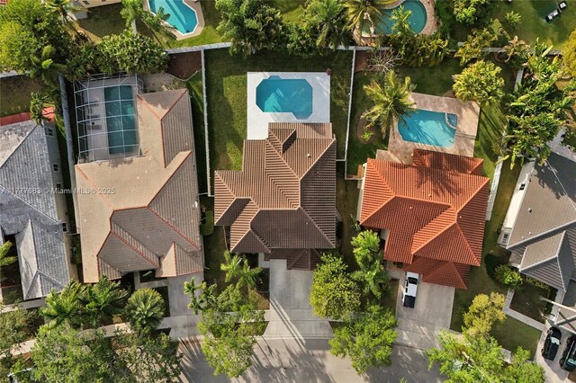 852 Heritage Dr, Weston, FL 33326 - bird's eye view of a pool area
