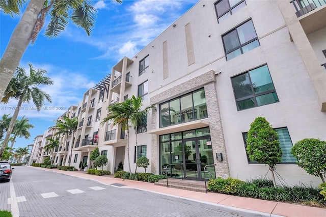 4740 NW 84th Ct Unit 32, Doral, FL 33166 - view of building exterior
