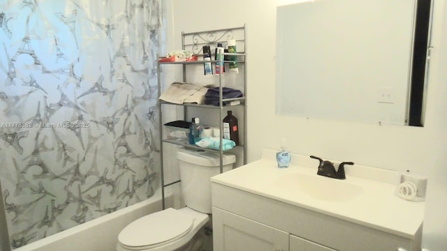 5054 Lakefront Blvd Unit A, Delray Beach, FL 33484 - full bathroom with toilet, vanity, and shower / bath combo with shower curtain