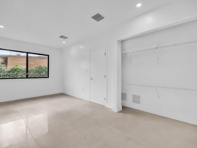 unfurnished bedroom featuring visible vents and recessed lighting