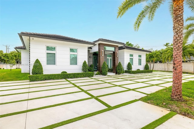 5815 SW 107th Pl, Miami, FL 33173 - view of front of house featuring a tile roof