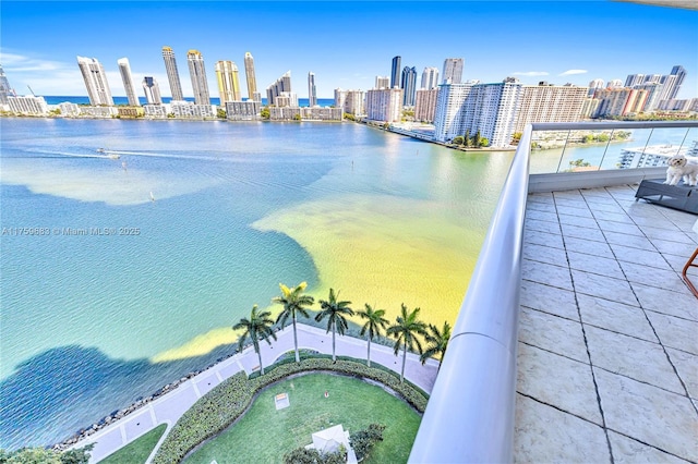 2600 E Island Blvd Unit 1704, Aventura, FL 33160 - water view featuring a skyline view