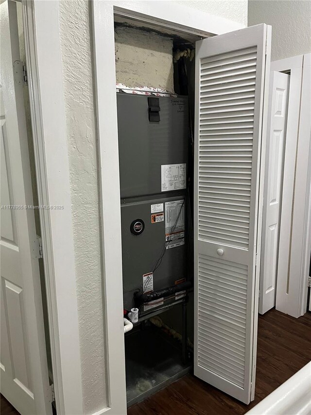 977 SW 153rd Path, Miami, FL 33194 - view of utility room