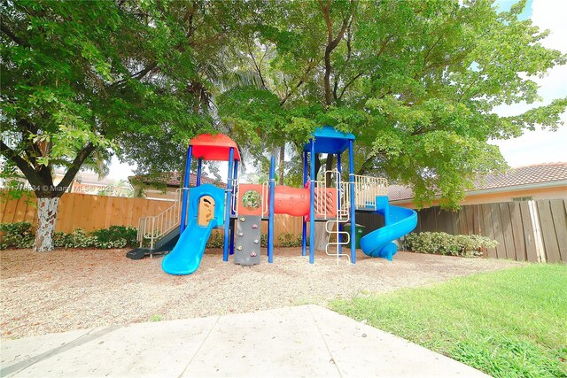14426 NW 88th Ave, Miami Lakes, FL 33018 - view of community play area