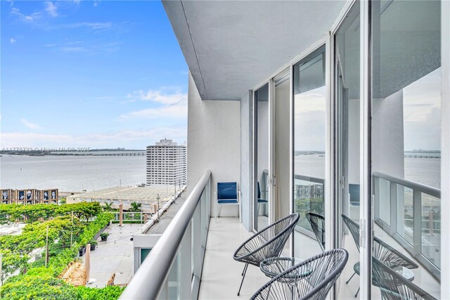 485 SE Brickell Ave Unit 1711, Miami, FL 33131 - balcony featuring a water view
