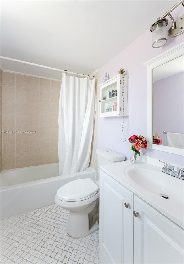 1811 Jefferson St Unit 304, Hollywood, FL 33020 - full bathroom featuring vanity and shower / tub combo