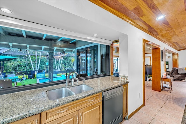 7801 SW 170th St, Palmetto Bay, FL 33157 - bar with light tile patterned floors, baseboards, dishwasher, a sink, and recessed lighting