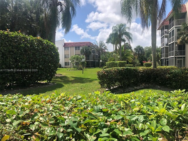 3776 Inverrary Blvd Unit 205R, Lauderhill, FL 33319 - view of grassy yard