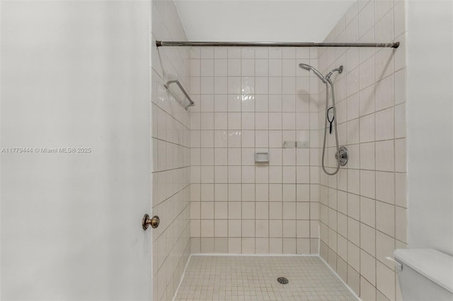 15026 SW 96th Ter, Miami, FL 33196 - bathroom featuring a tile shower and toilet