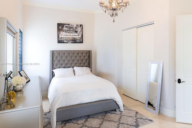 5025 Regency Isles Way, Cooper City, FL 33330 - bedroom featuring baseboards, a chandelier, a closet, and crown molding
