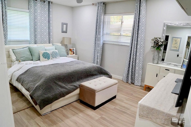 428 N Crescent Dr, Hollywood, FL 33021 - bedroom featuring light wood-style floors and baseboards