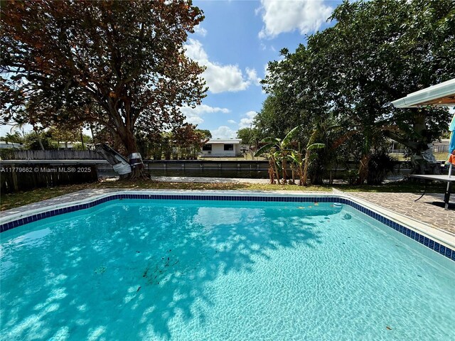 1625 E River Dr, Margate, FL 33063 - water view featuring fence