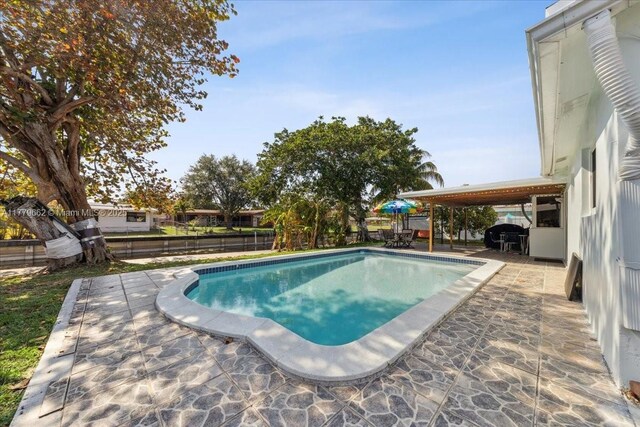 1625 E River Dr, Margate, FL 33063 - view of pool featuring a patio and a fenced backyard