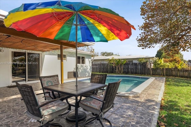 1625 E River Dr, Margate, FL 33063 - view of patio featuring outdoor dining space
