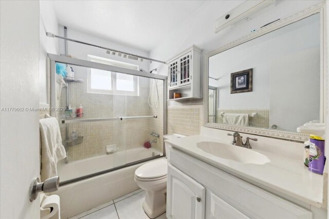 1625 E River Dr, Margate, FL 33063 - entrance to property featuring stucco siding and fence