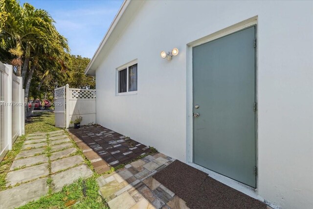 1625 E River Dr, Margate, FL 33063 - bedroom featuring carpet, a closet, and ceiling fan
