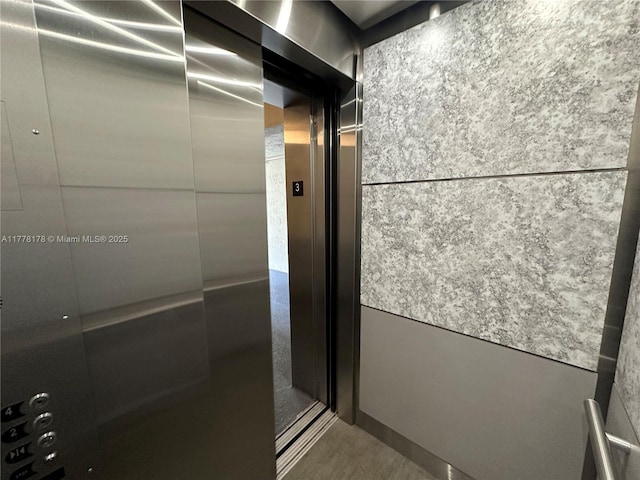 room details featuring elevator