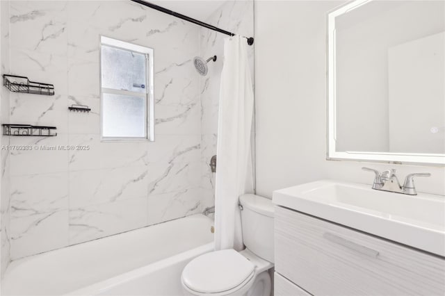 420 S 61st Ter, Hollywood, FL 33023 - full bath featuring vanity, shower / bath combination with curtain, and toilet
