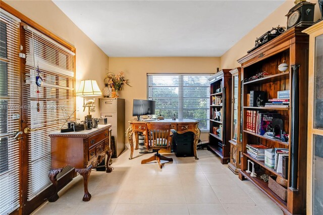 19341 Holiday Rd, Cutler Bay, FL 33157 - office space featuring light tile patterned floors