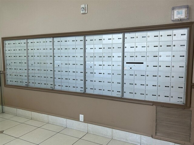 1825 S Ocean Dr Unit 503, Hallandale Beach, FL 33009 - view of community with mail area