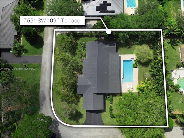7551 SW 109th Ter, Pinecrest, FL 33156 - view of property location featuring a pool and property parcel outlined