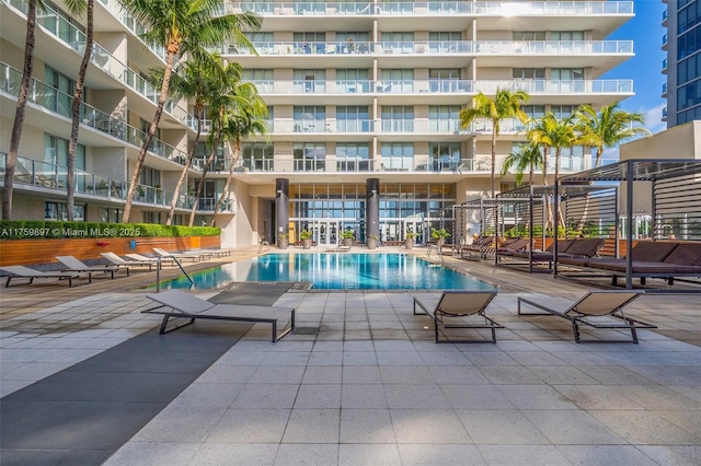 3470 E Coast Ave Unit H2601, Miami, FL 33137 - community pool with a patio