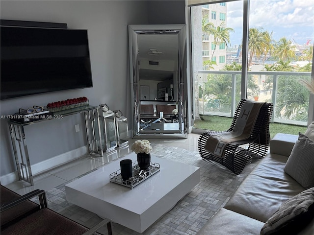 253 NE 2nd St Unit 1003, Miami, FL 33132 - view of living area