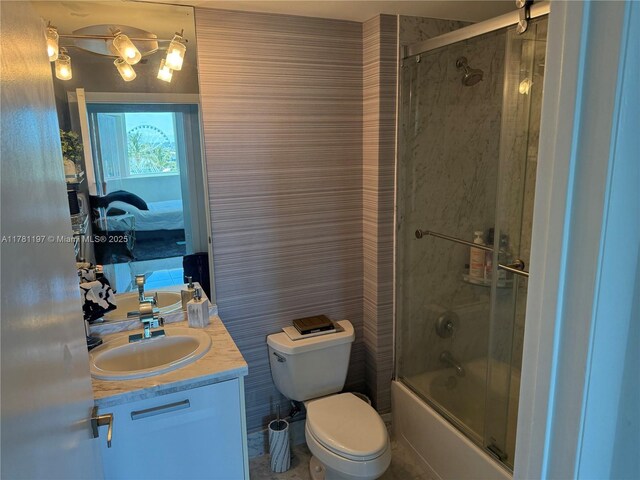 253 NE 2nd St Unit 1003, Miami, FL 33132 - full bathroom with vanity, combined bath / shower with glass door, and ensuite bathroom