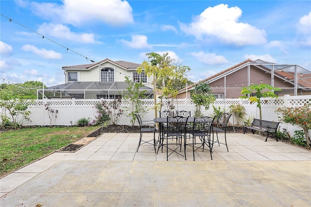 1008 NW 116th Ave, Coral Springs, FL 33071 - fenced backyard with a patio and outdoor dining area