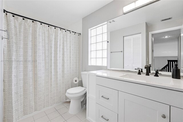 1008 NW 116th Ave, Coral Springs, FL 33071 - full bathroom with vanity, tile patterned floors, and a shower with shower curtain